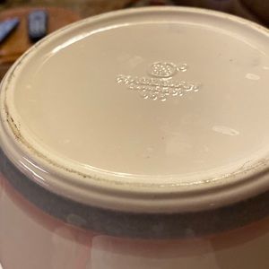 Pfaltzgraff canister/crock USA and lid (with 502 mark)